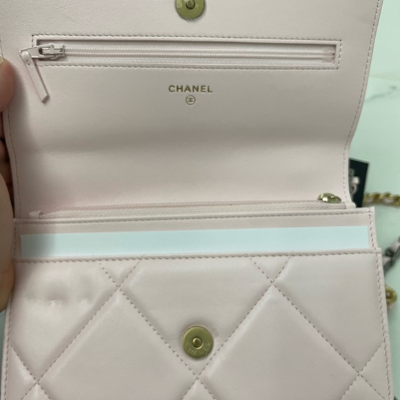 ***S0LD***on another platform. Chanel 19 wallet on chain. Pink (Rose). New. - Picture 4 of 10